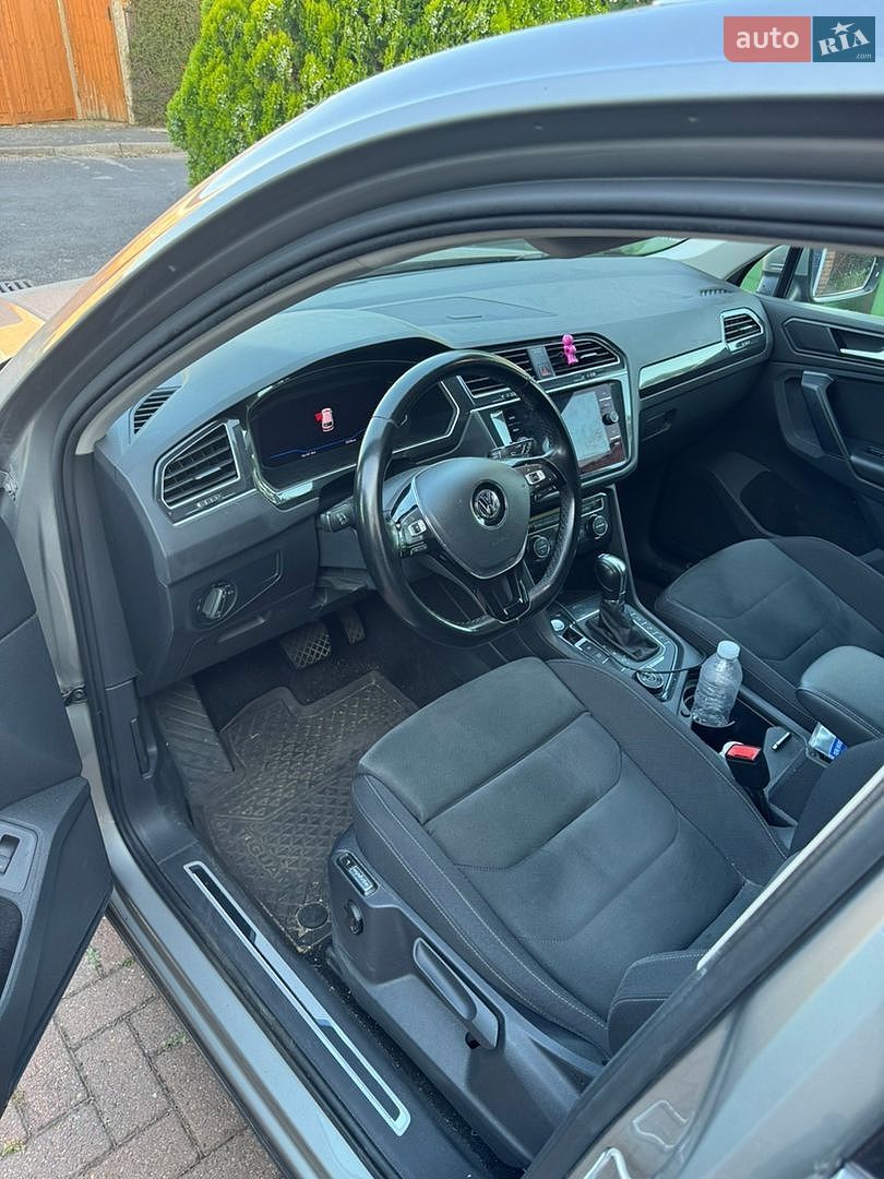 Volkswagen Tiguan 2019 VIN WVGZZZ5NZKW859890 фото оголошення 11 з 18