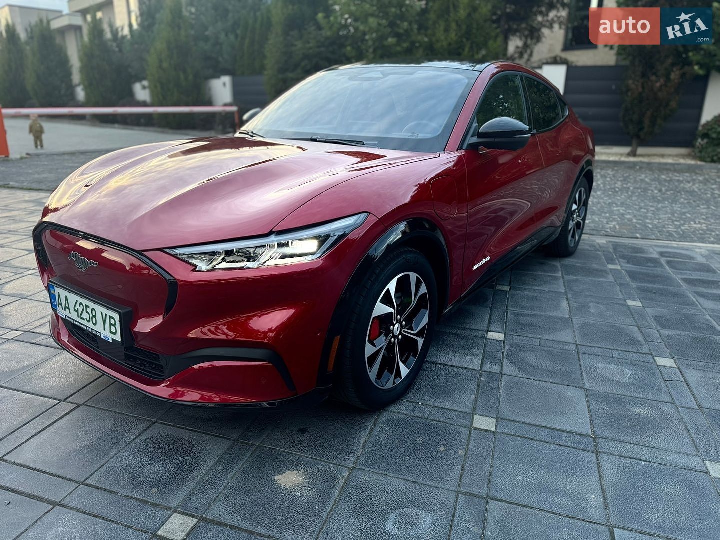 Ford Mustang Mach-E 2023 VIN WF0TK3SS8PMA47724 фото оголошення 12 з 35