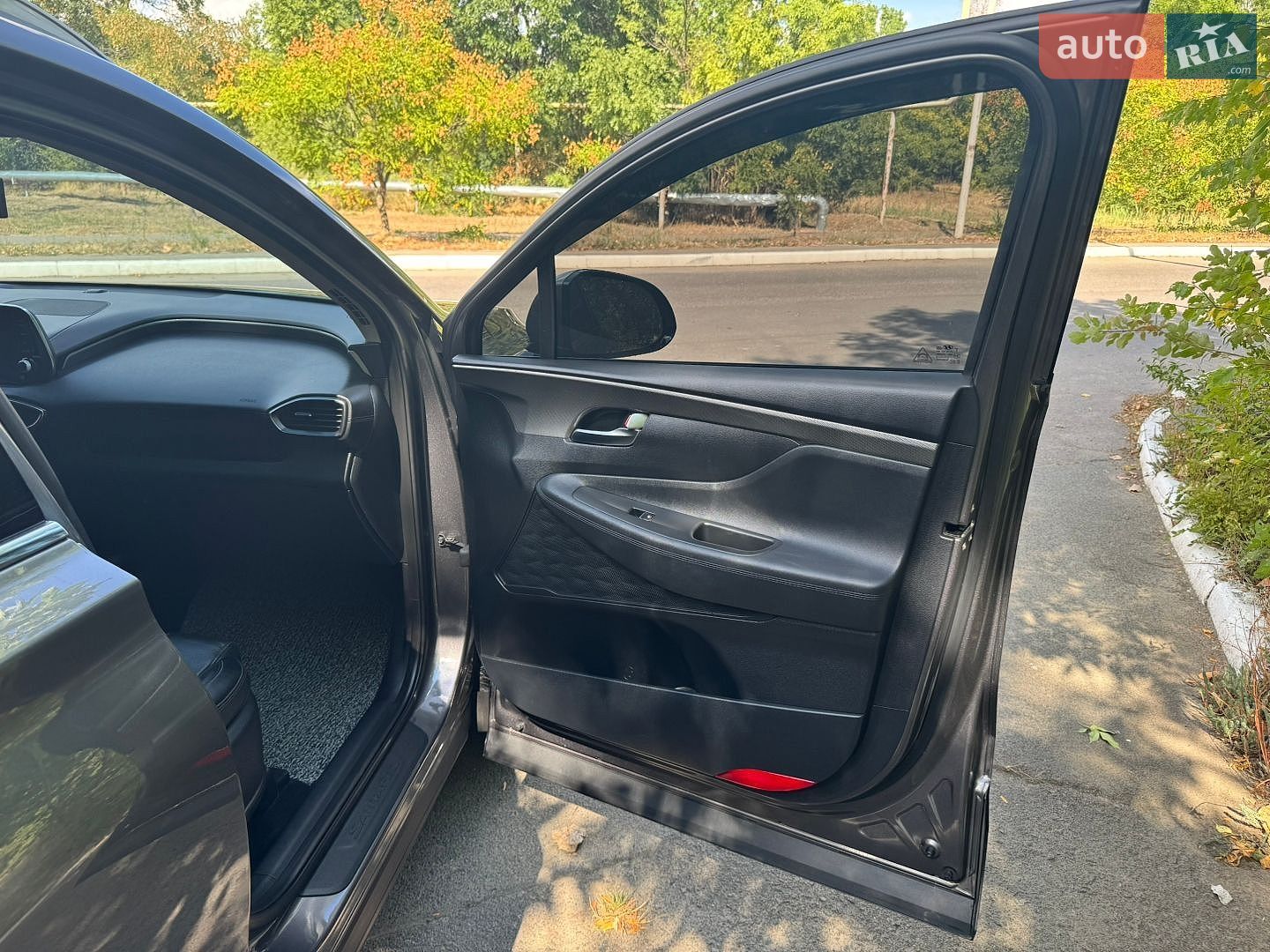 Hyundai Santa FE 2019 VIN KMHS281BBKU155591 фото оголошення 36 з 75