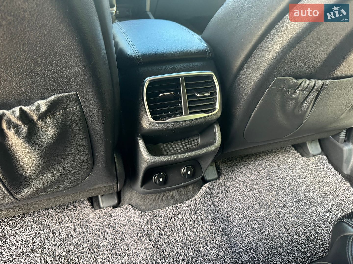 Hyundai Santa FE 2019 VIN KMHS281BBKU155591 фото оголошення 41 з 75