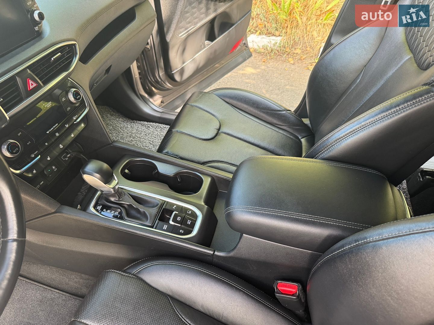 Hyundai Santa FE 2019 VIN KMHS281BBKU155591 фото оголошення 45 з 75