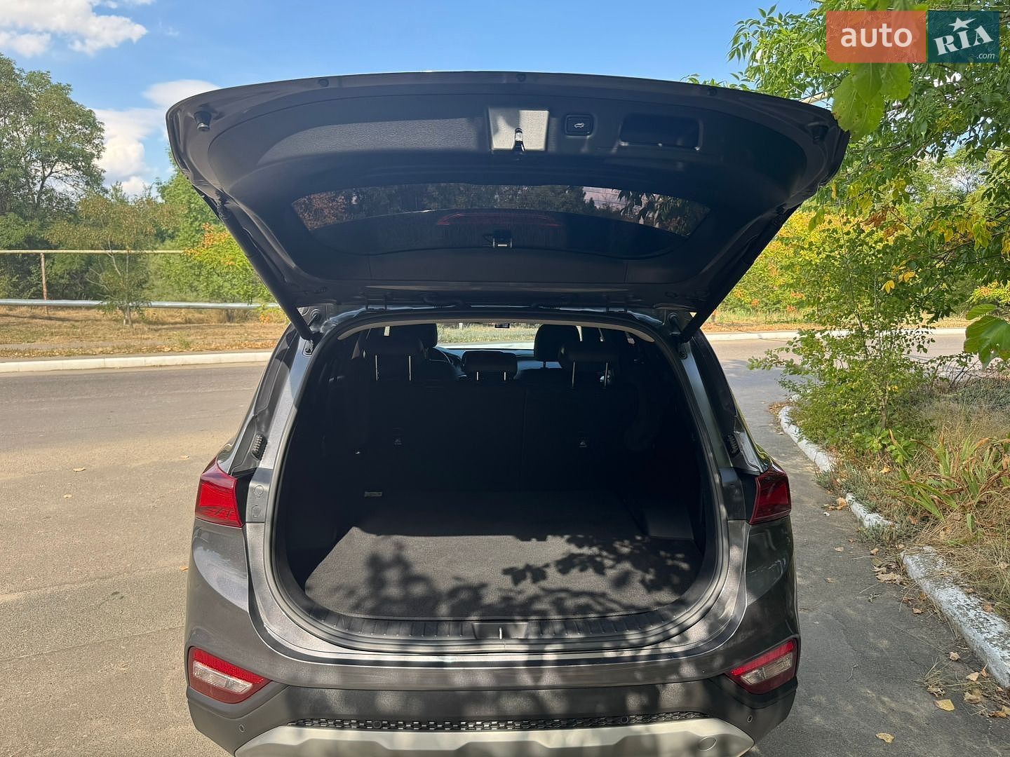 Hyundai Santa FE 2019 VIN KMHS281BBKU155591 фото оголошення 25 з 75