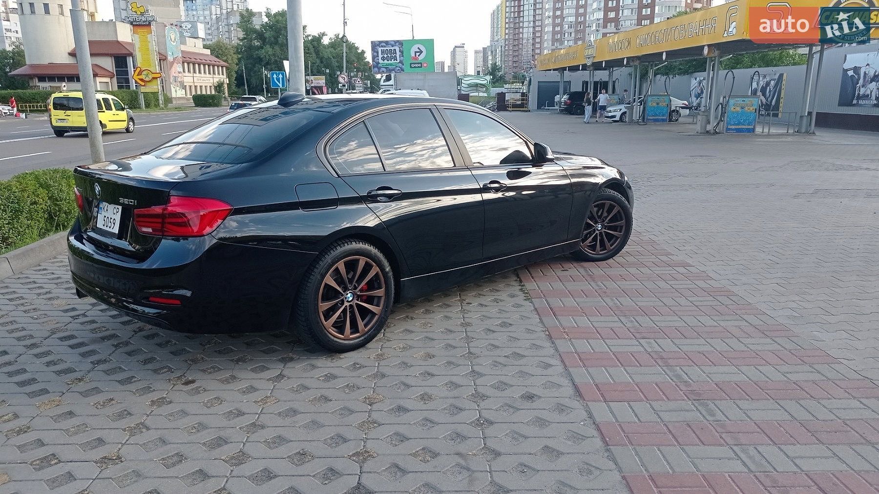 BMW 3 Series 2015 VIN WBA8E5G59GNT41152 фото оголошення 6 з 13