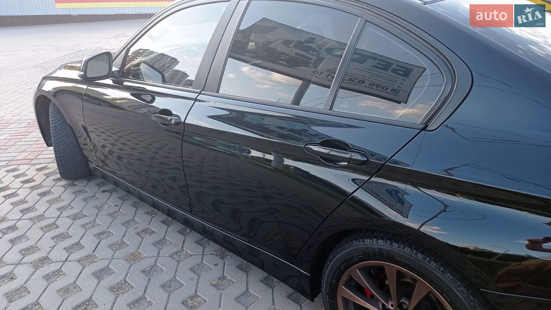 BMW 3 Series 2015 VIN WBA8E5G59GNT41152 фото оголошення 10 з 13