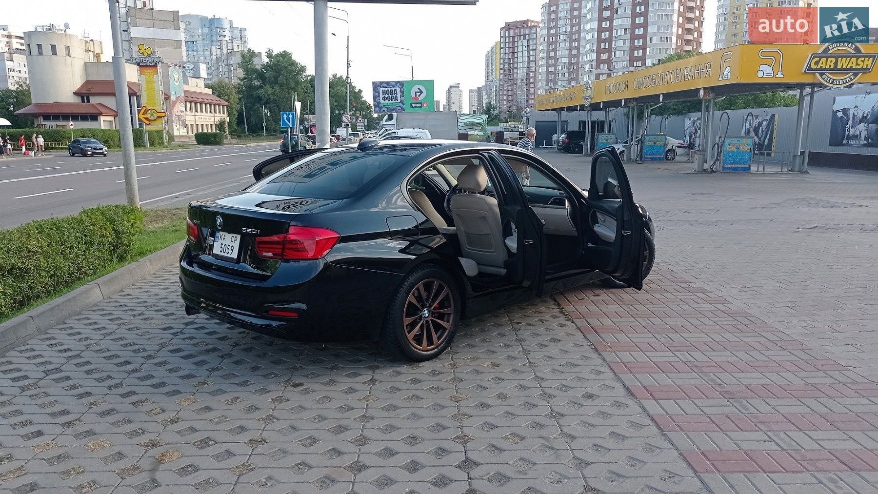 BMW 3 Series 2015 VIN WBA8E5G59GNT41152 фото оголошення 8 з 13