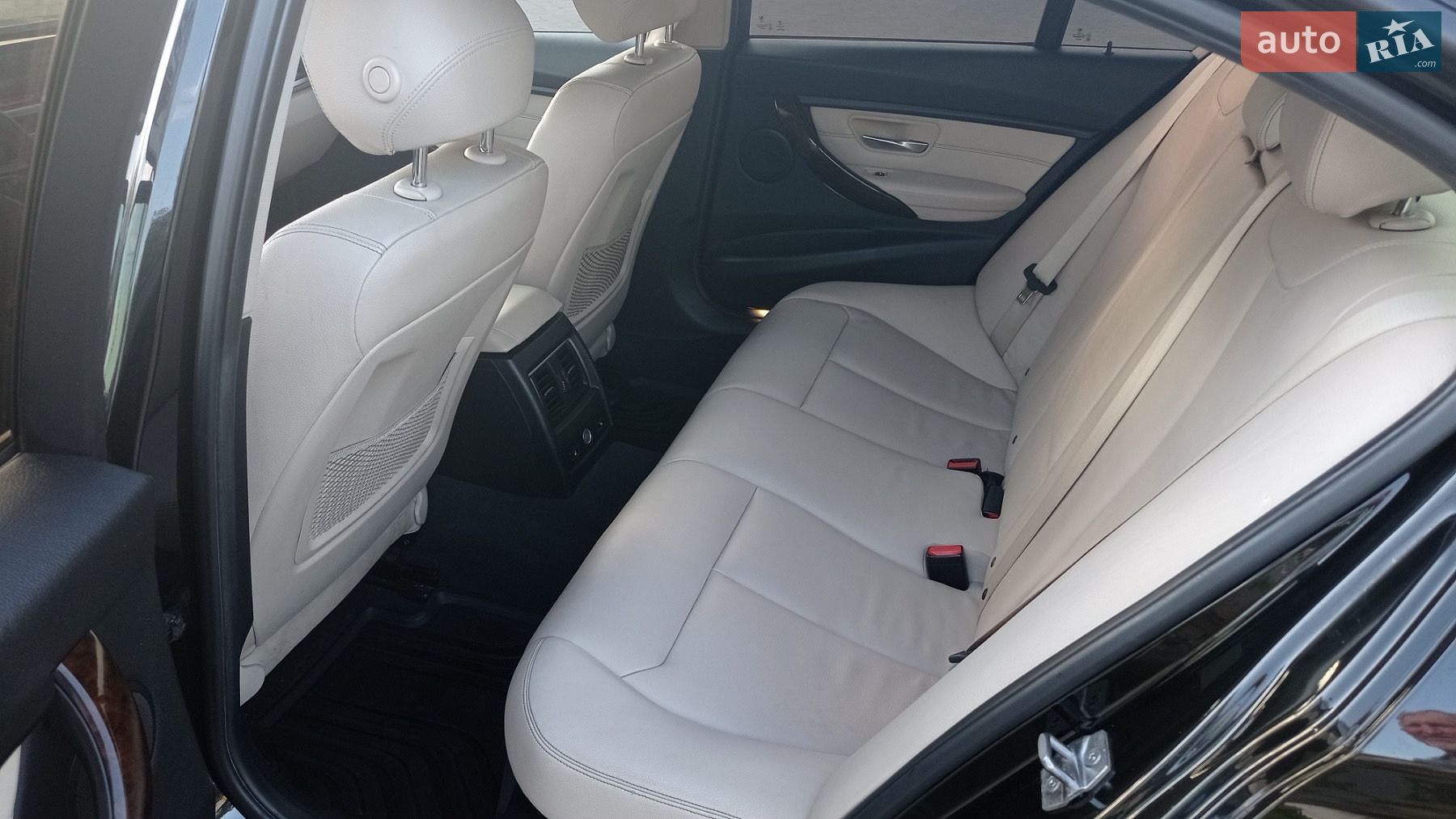 BMW 3 Series 2015 VIN WBA8E5G59GNT41152 фото оголошення 13 з 13