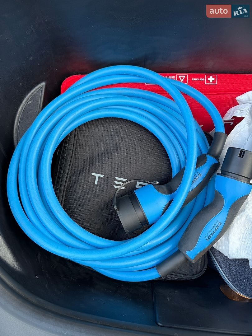 Tesla Model Y 2022 VIN LRWYGCEK5NC464205 фото оголошення 13 з 15