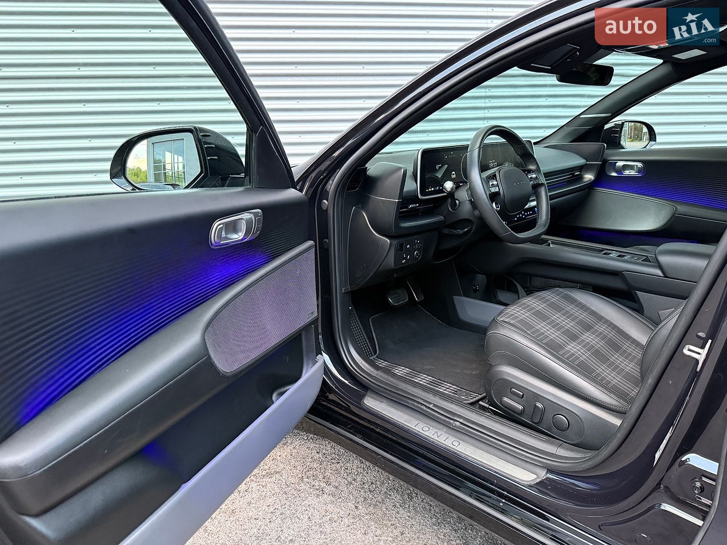Hyundai Ioniq 6 2024 VIN KMHM541C6PA023656 фото оголошення 32 з 81