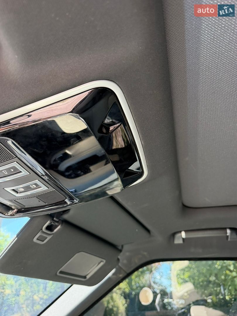 Land Rover Range Rover 2018 VIN SALGS2RE5JA393890 фото оголошення 12 з 17