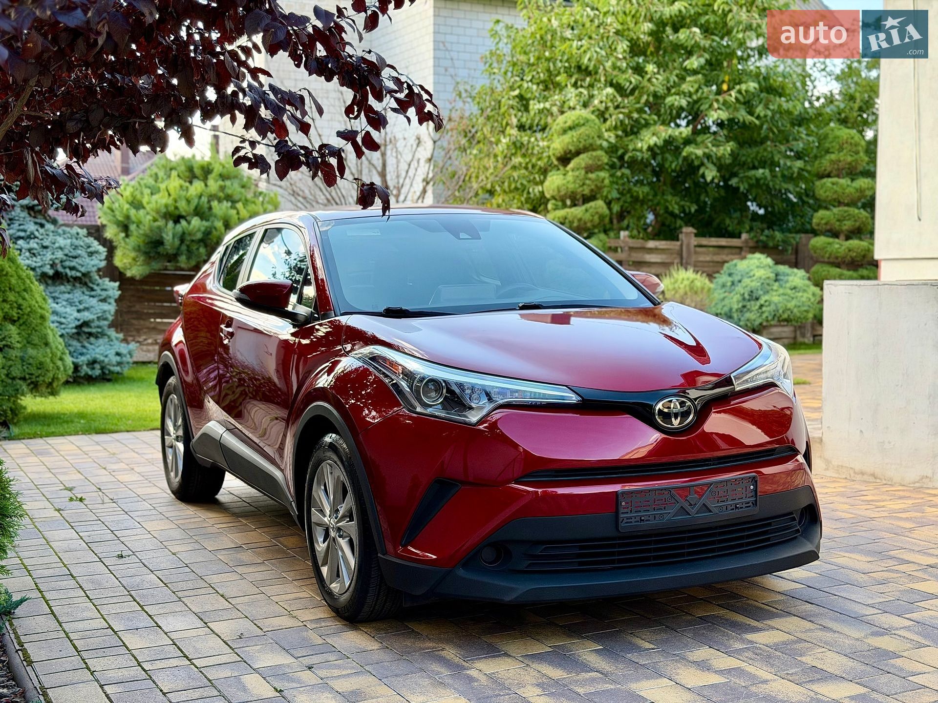Toyota C-HR 2019 VIN NMTKHMBX6KR074704 фото оголошення 4 з 56