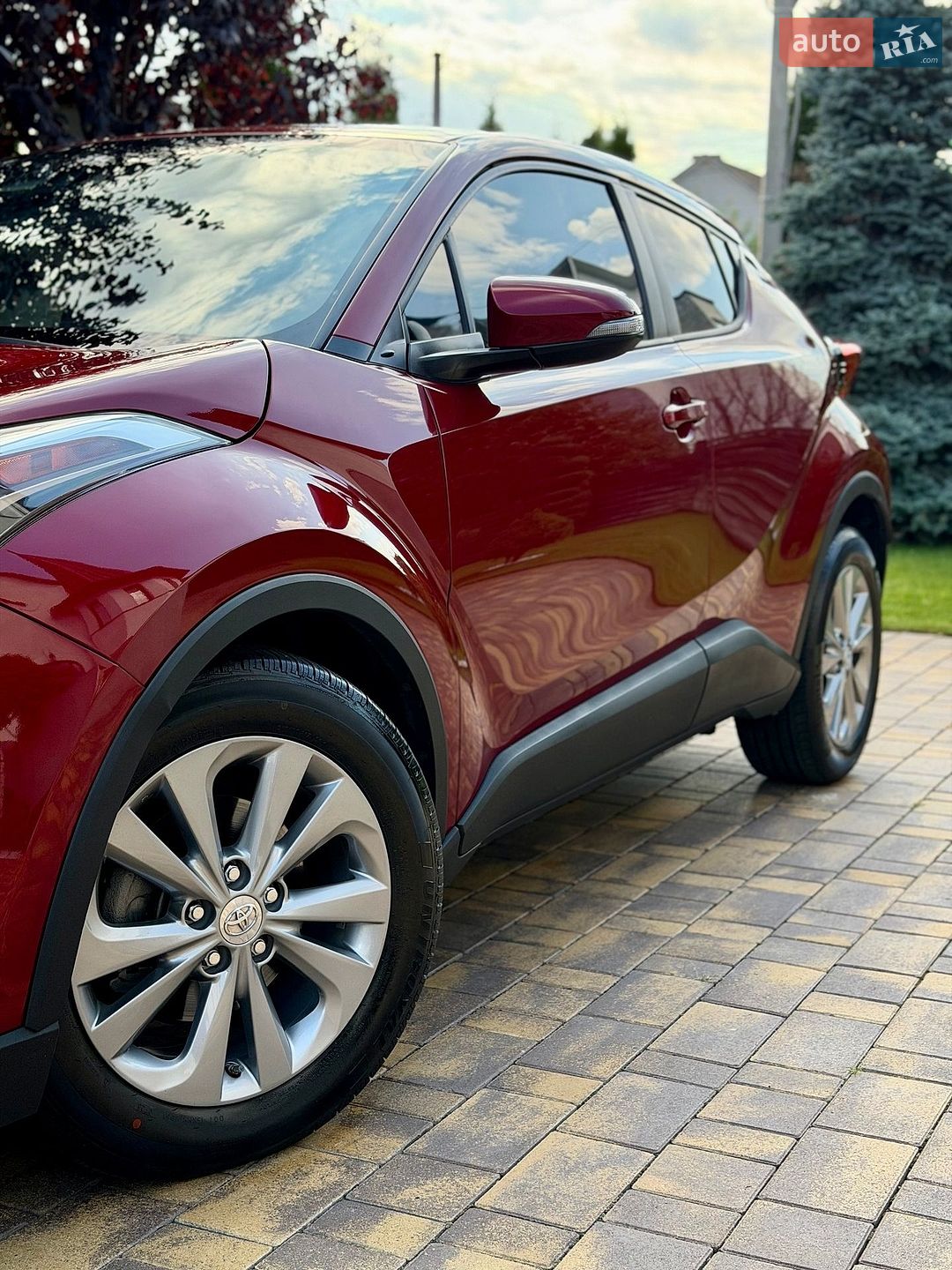 Toyota C-HR 2019 VIN NMTKHMBX6KR074704 фото оголошення 14 з 56