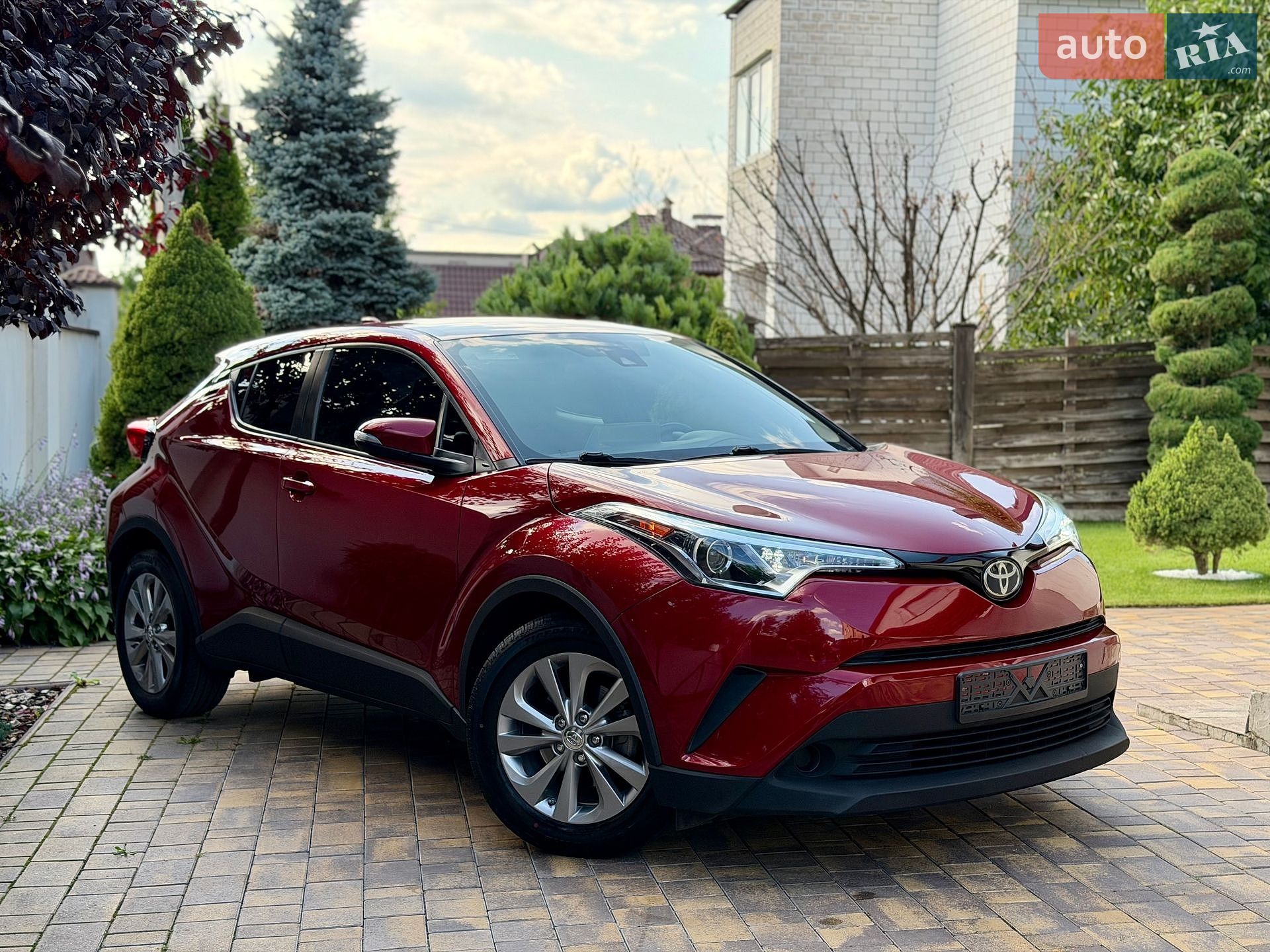 Toyota C-HR 2019 VIN NMTKHMBX6KR074704 фото оголошення 18 з 56