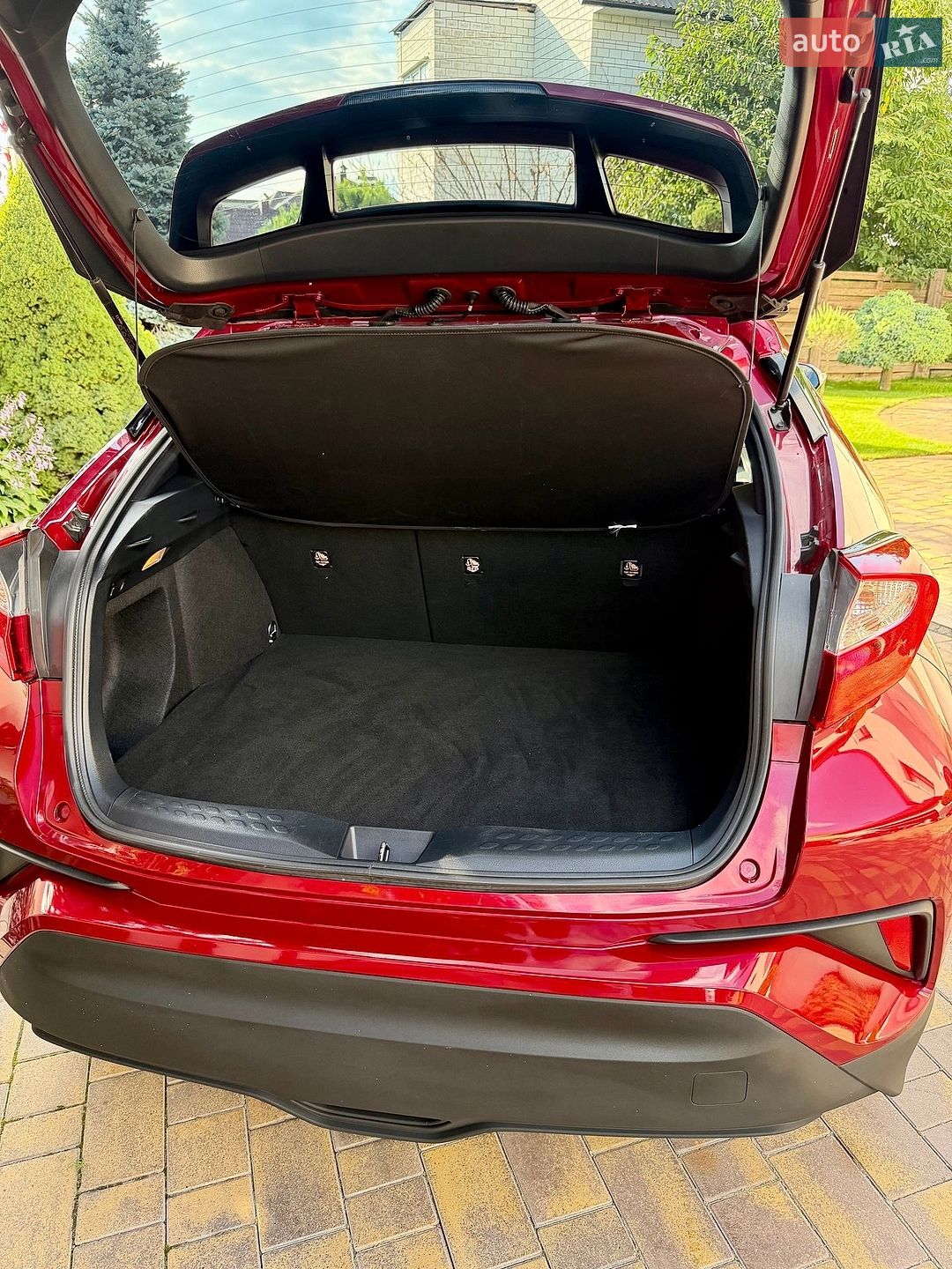 Toyota C-HR 2019 VIN NMTKHMBX6KR074704 фото оголошення 33 з 56