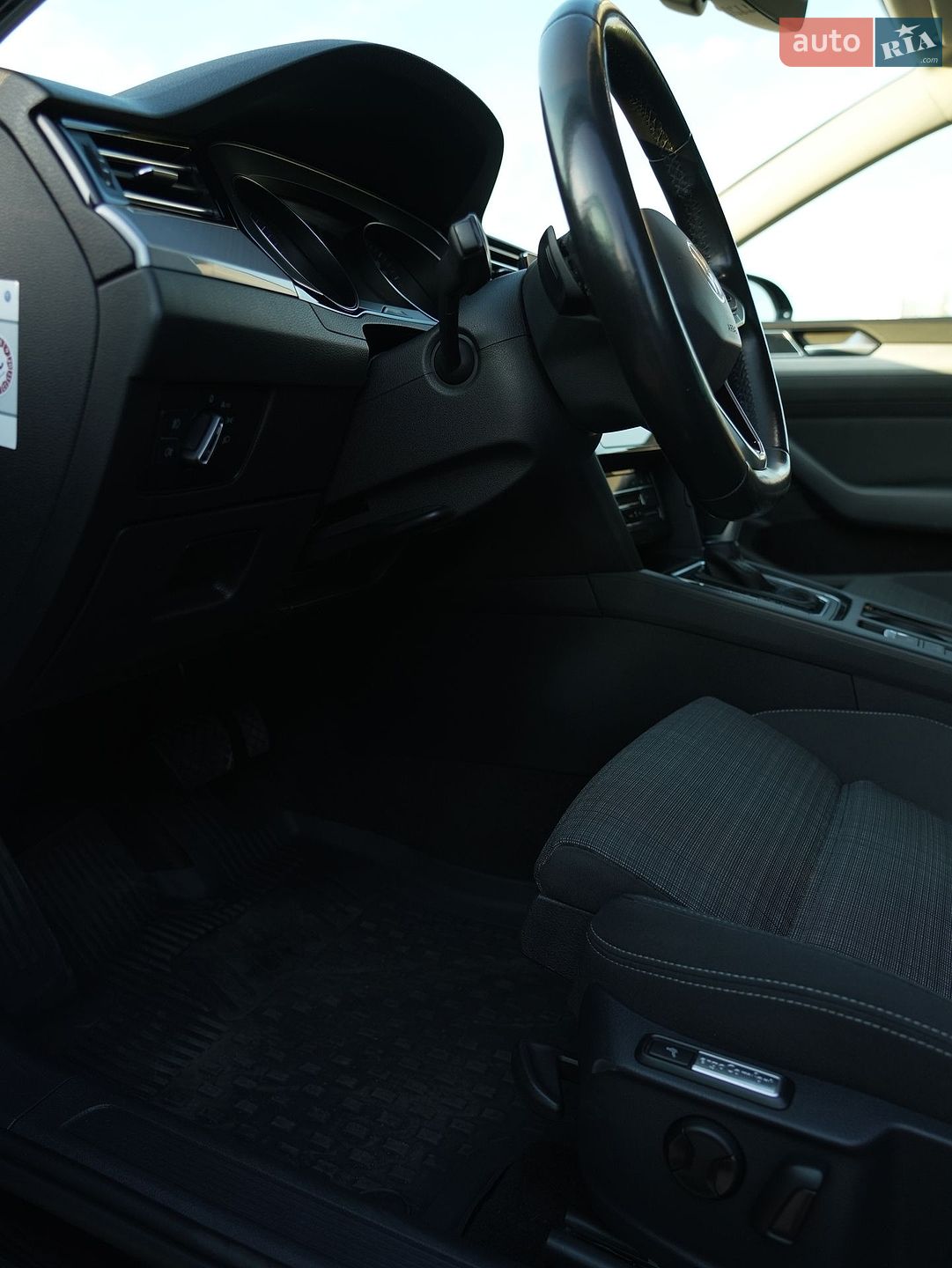 Volkswagen Passat 2021 VIN WVWZZZ3CZME067289 фото оголошення 30 з 63