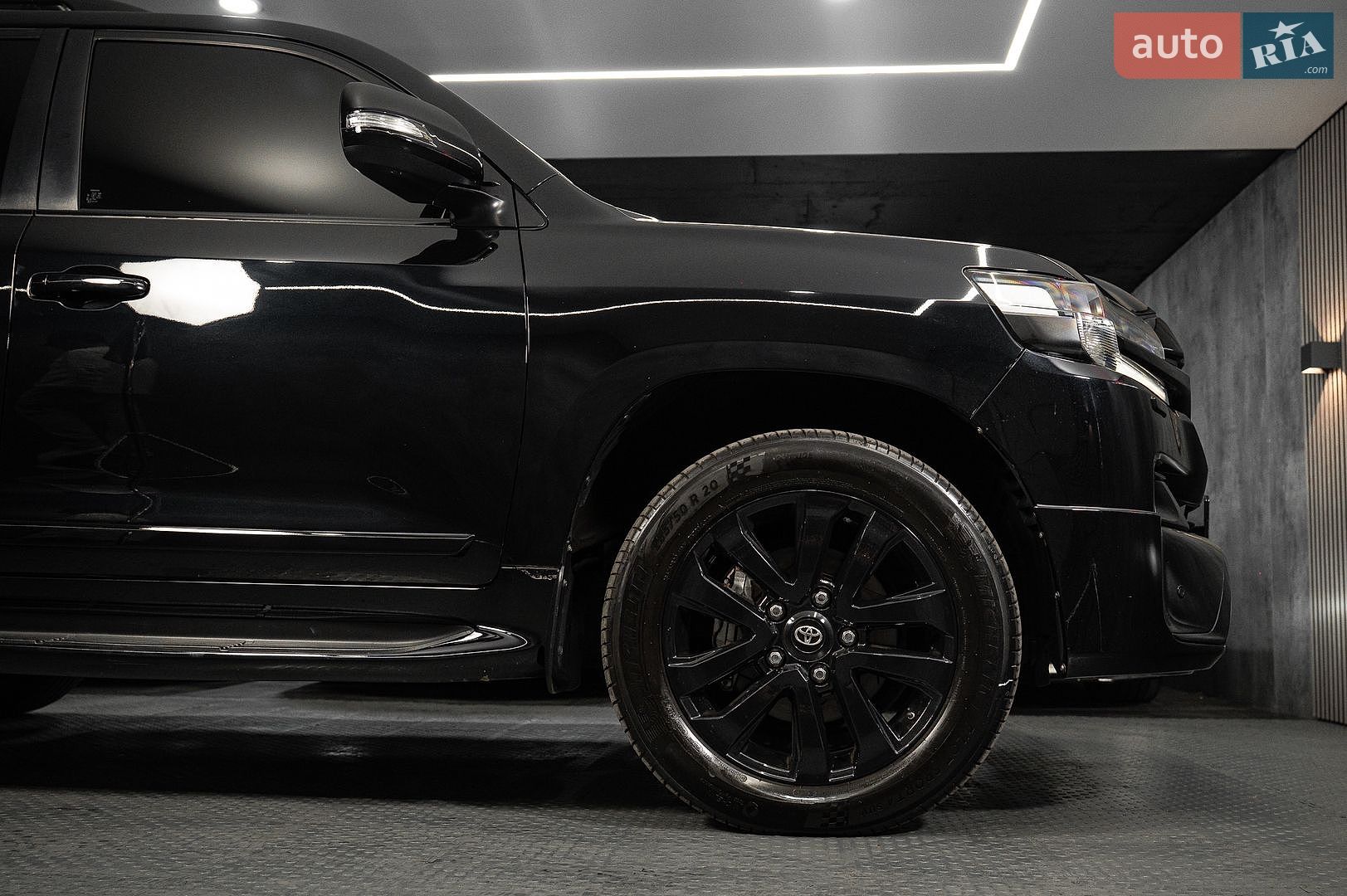 Toyota Land Cruiser 2017 VIN JTMCV02JX04223465 фото оголошення 4 з 30