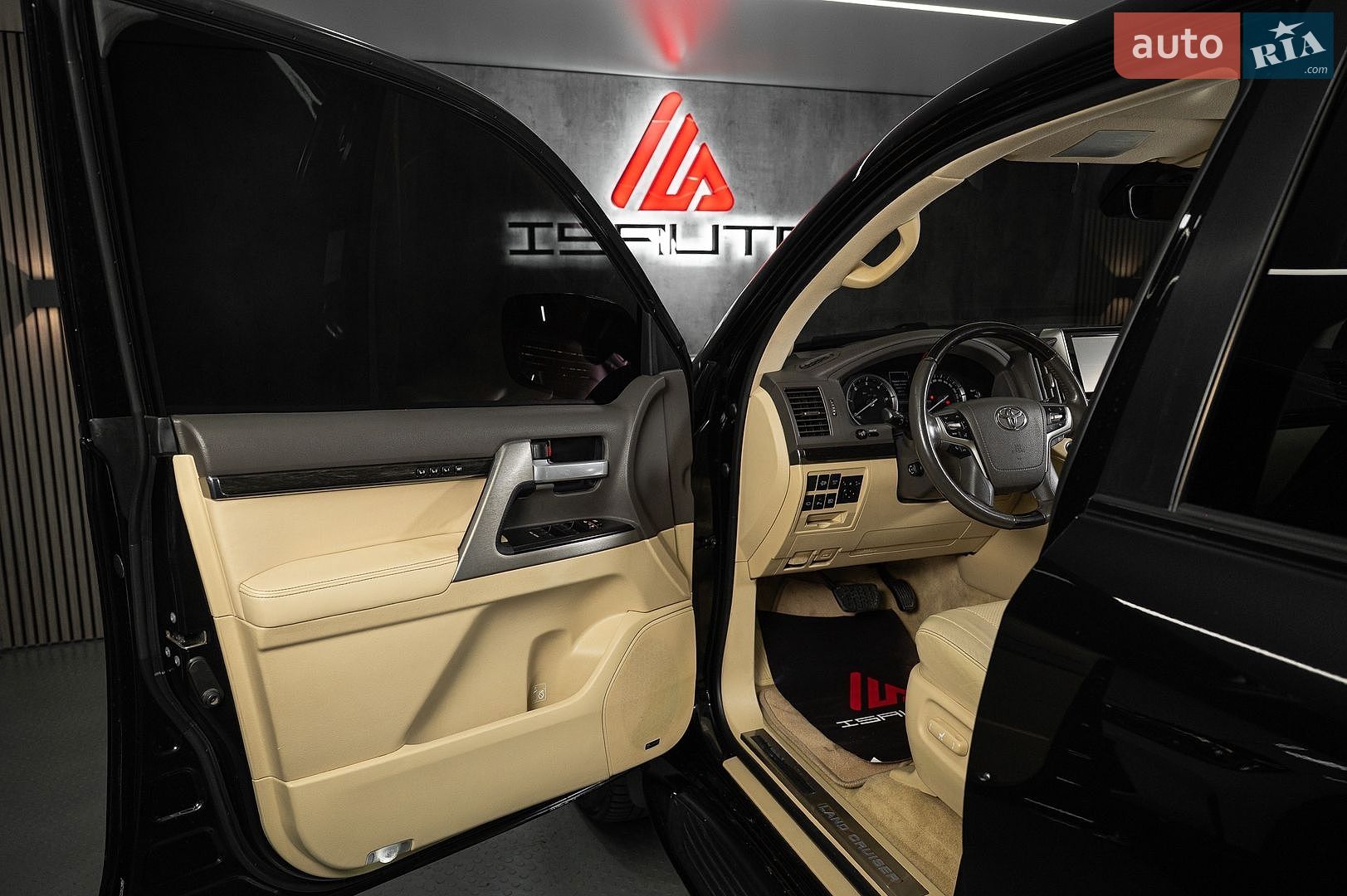 Toyota Land Cruiser 2017 VIN JTMCV02JX04223465 фото оголошення 19 з 30
