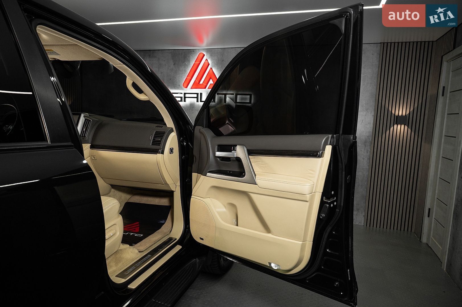 Toyota Land Cruiser 2017 VIN JTMCV02JX04223465 фото оголошення 22 з 30