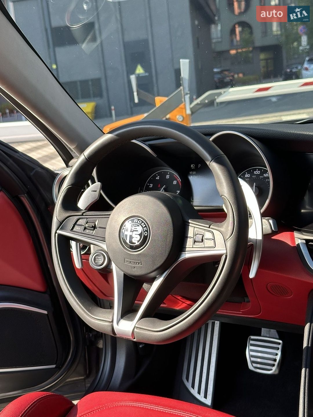 Alfa Romeo Giulia 2018 VIN ZARFAEEN2J7596977 фото оголошення 27 з 32