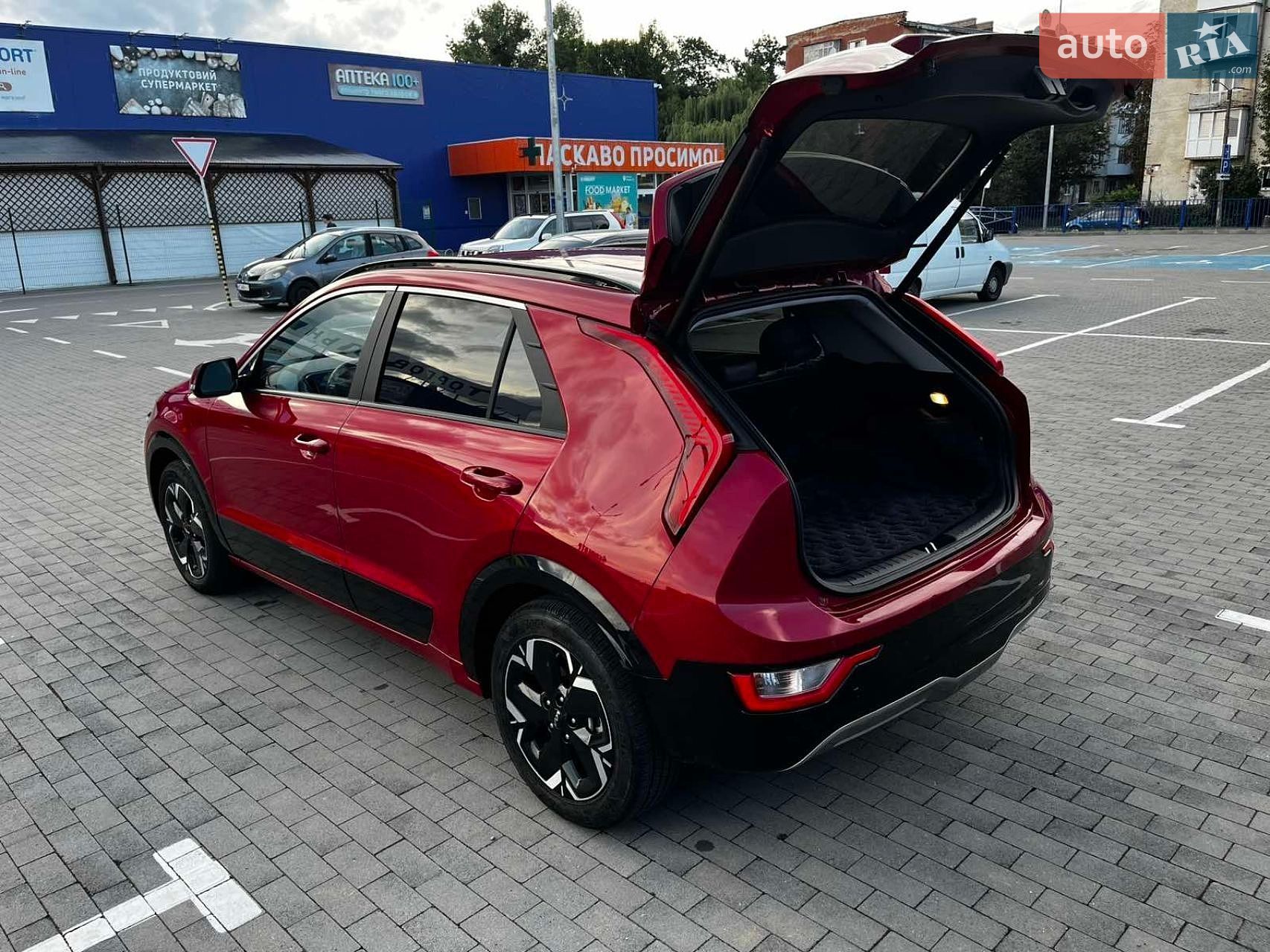 KIA Niro 2024 VIN KNDCR3L15R5113256 фото оголошення 8 з 18
