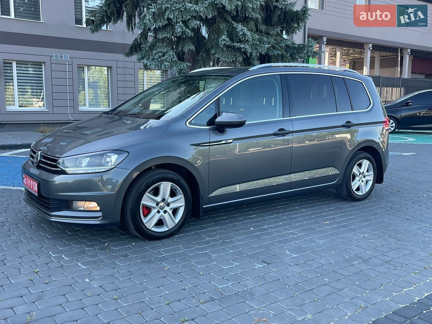 Volkswagen Touran 2016 VIN WVGZZZ1TZHW017804 фото оголошення 3 з 43