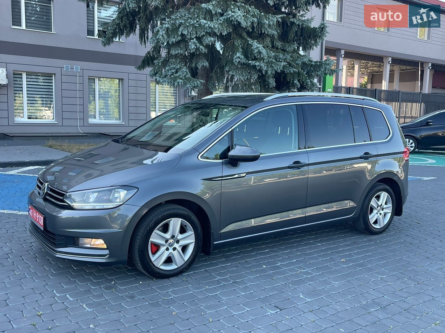 Volkswagen Touran 2016 VIN WVGZZZ1TZHW017804 фото оголошення 4 з 43