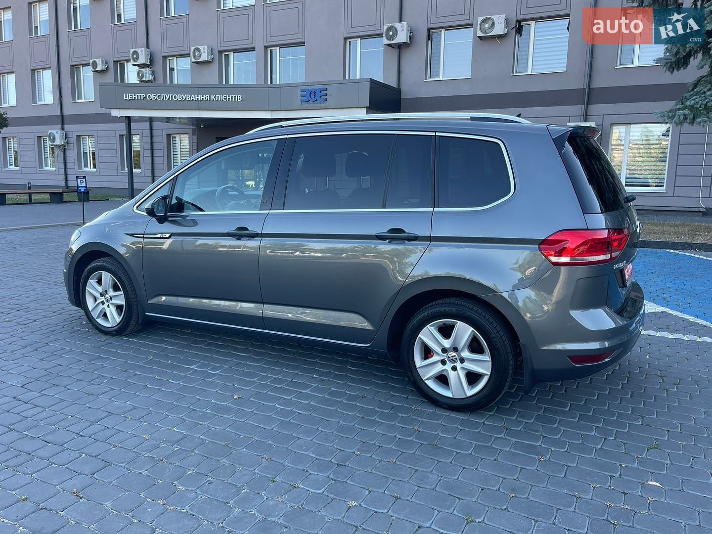 Volkswagen Touran 2016 VIN WVGZZZ1TZHW017804 фото оголошення 6 з 43