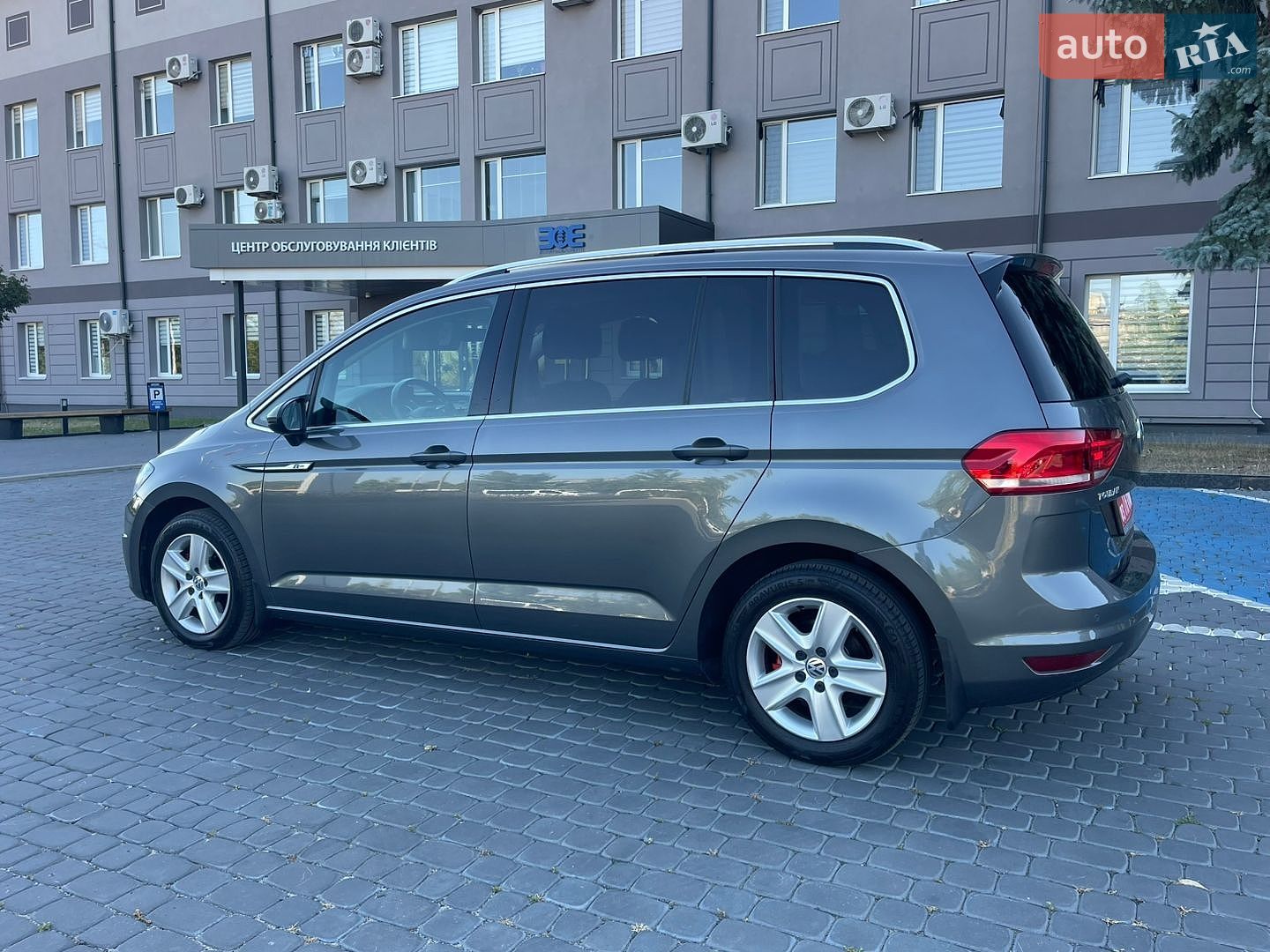 Volkswagen Touran 2016 VIN WVGZZZ1TZHW017804 фото оголошення 7 з 43