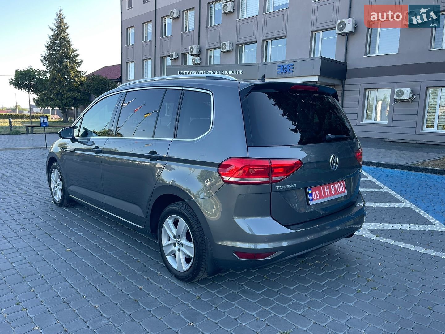 Volkswagen Touran 2016 VIN WVGZZZ1TZHW017804 фото оголошення 8 з 43