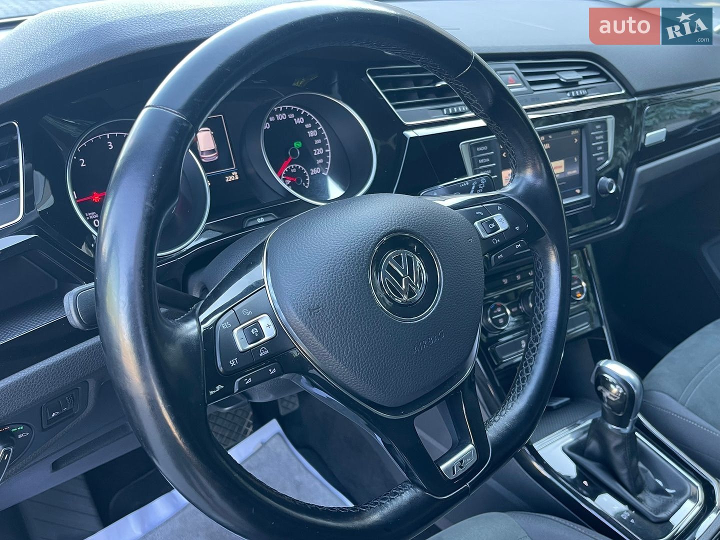 Volkswagen Touran 2016 VIN WVGZZZ1TZHW017804 фото оголошення 23 з 43