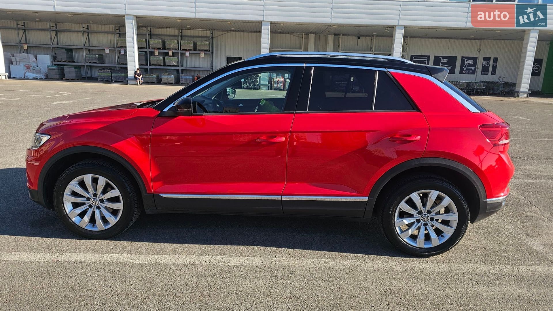 Volkswagen T-Roc 2019 VIN WVGZZZA1ZKV174398 фото оголошення 2 з 21