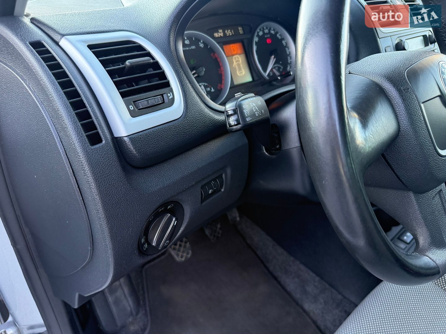 Skoda Fabia 2010 VIN TMBHC25JXA3172771 фото оголошення 44 з 45
