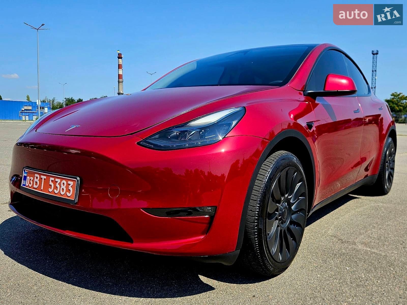 Tesla Model Y 2024 VIN 7SAYGDEE8RA275110 фото оголошення 2 з 34