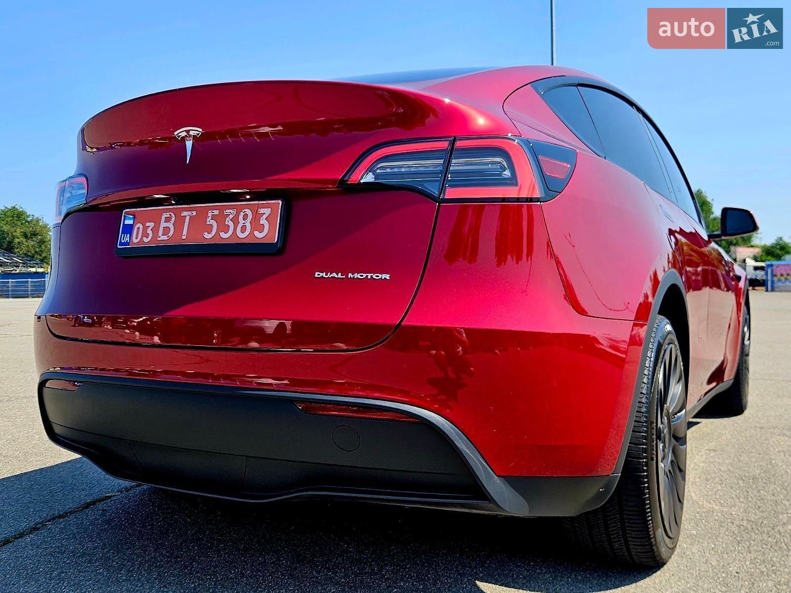 Tesla Model Y 2024 VIN 7SAYGDEE8RA275110 фото оголошення 14 з 34