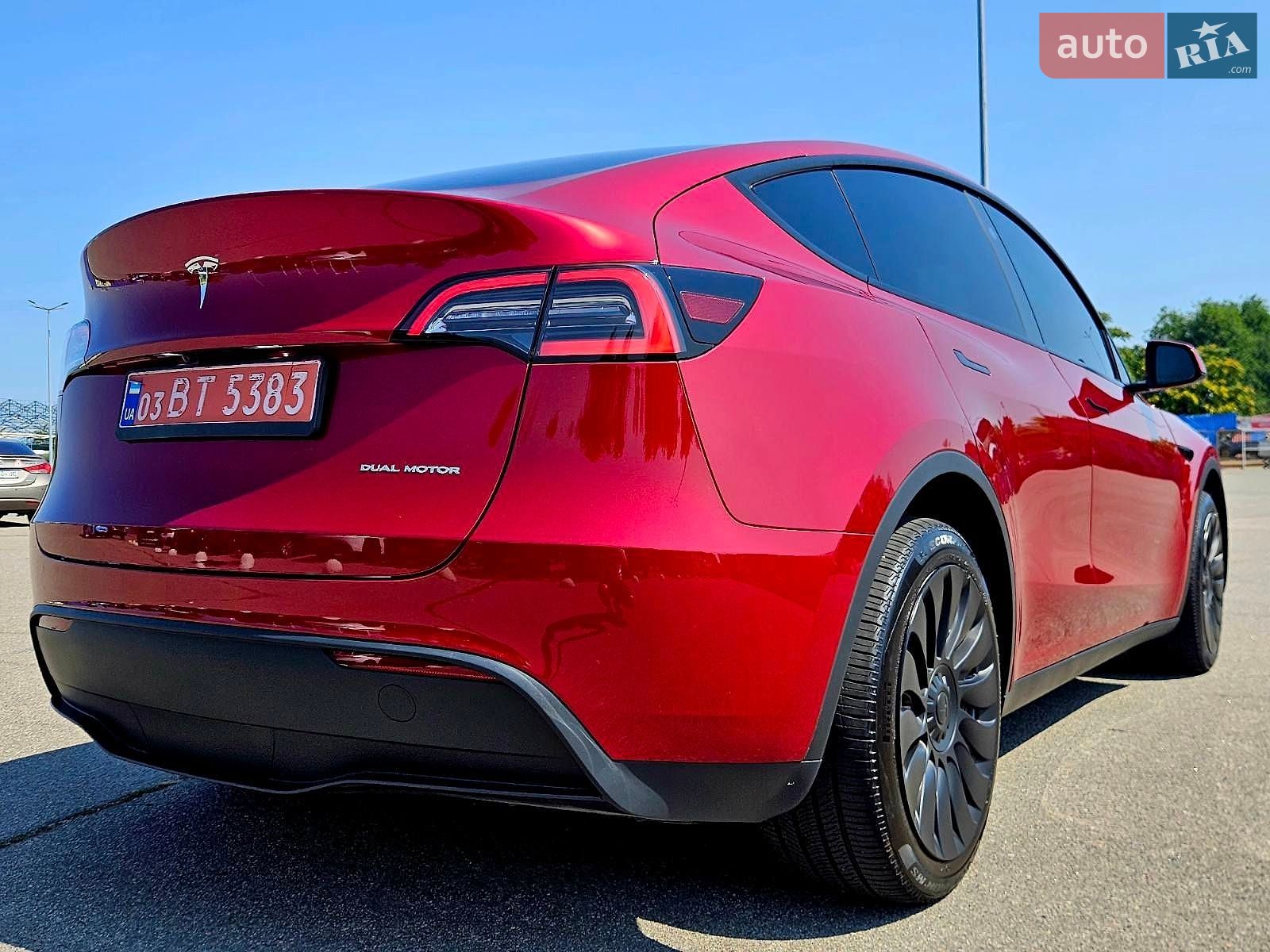 Tesla Model Y 2024 VIN 7SAYGDEE8RA275110 фото оголошення 16 з 34