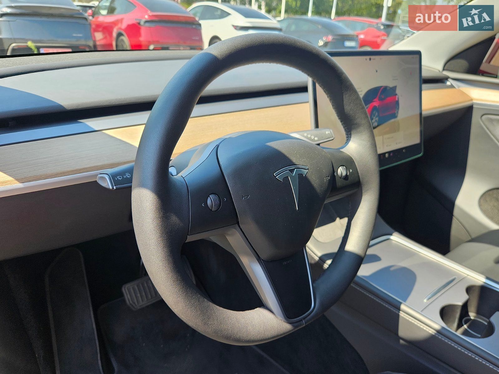 Tesla Model Y 2024 VIN 7SAYGDEE8RA275110 фото оголошення 27 з 34