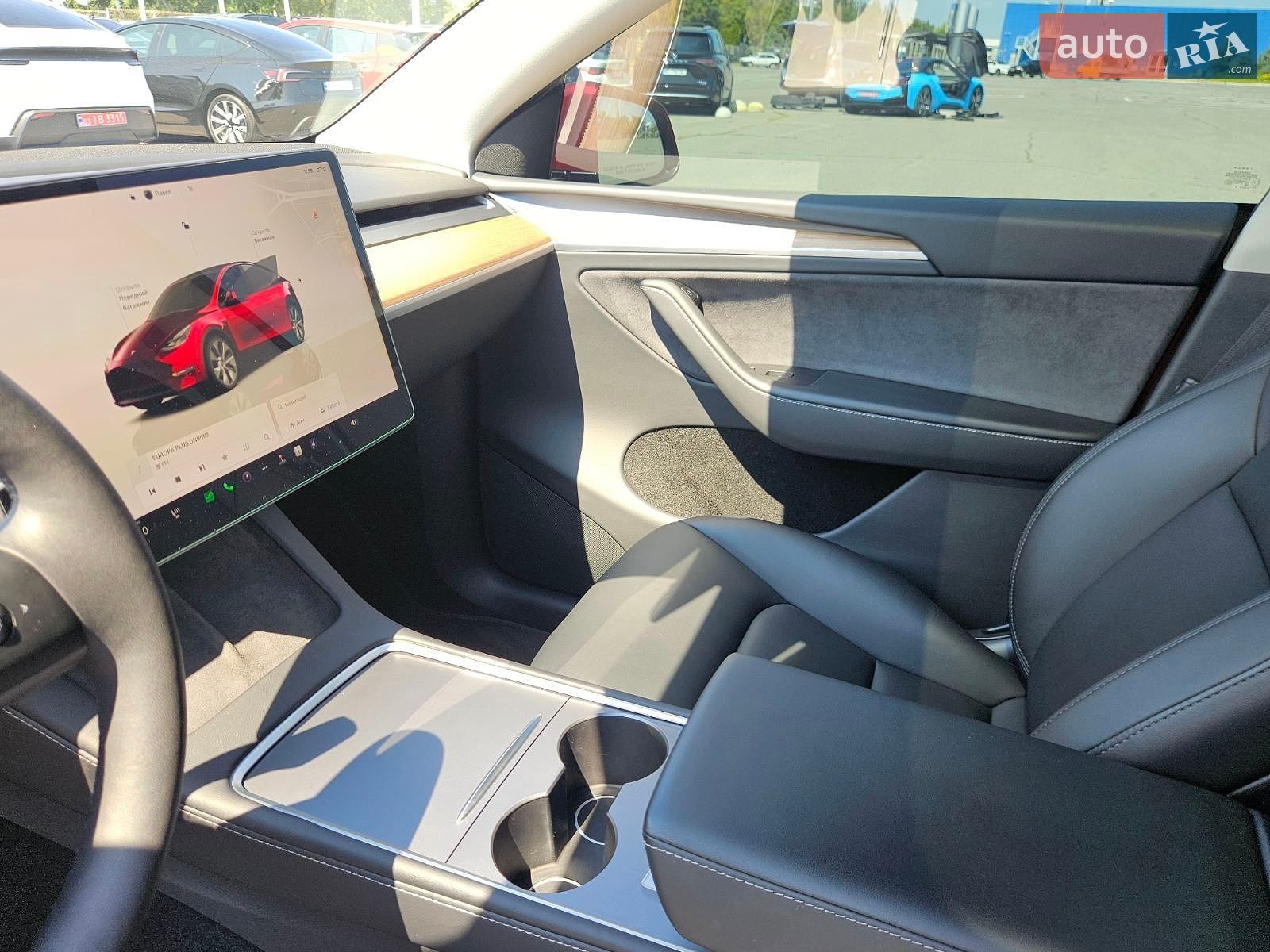 Tesla Model Y 2024 VIN 7SAYGDEE8RA275110 фото оголошення 28 з 34