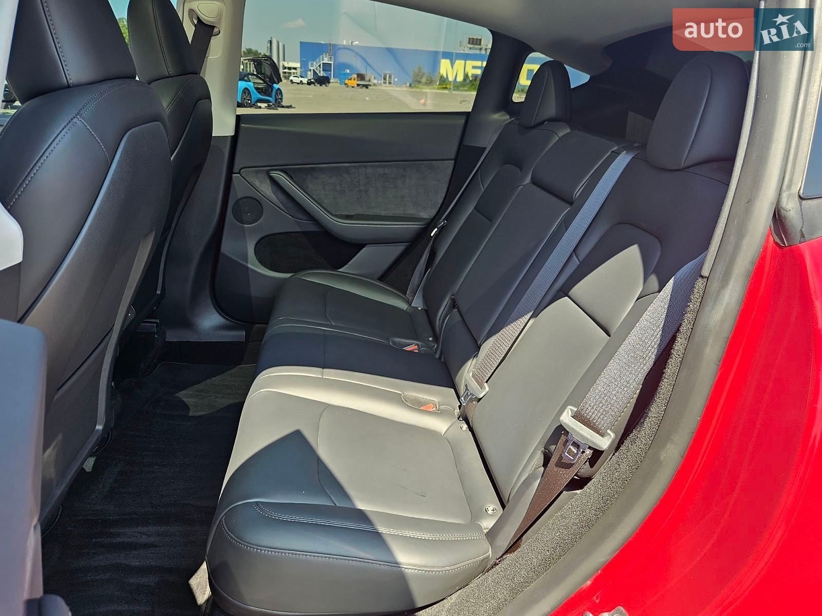 Tesla Model Y 2024 VIN 7SAYGDEE8RA275110 фото оголошення 30 з 34