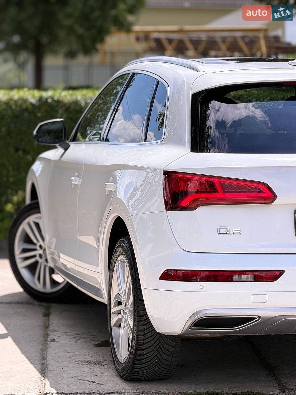 Audi Q5 2018 VIN WA1CNAFY1J2215887 фото оголошення 15 з 78