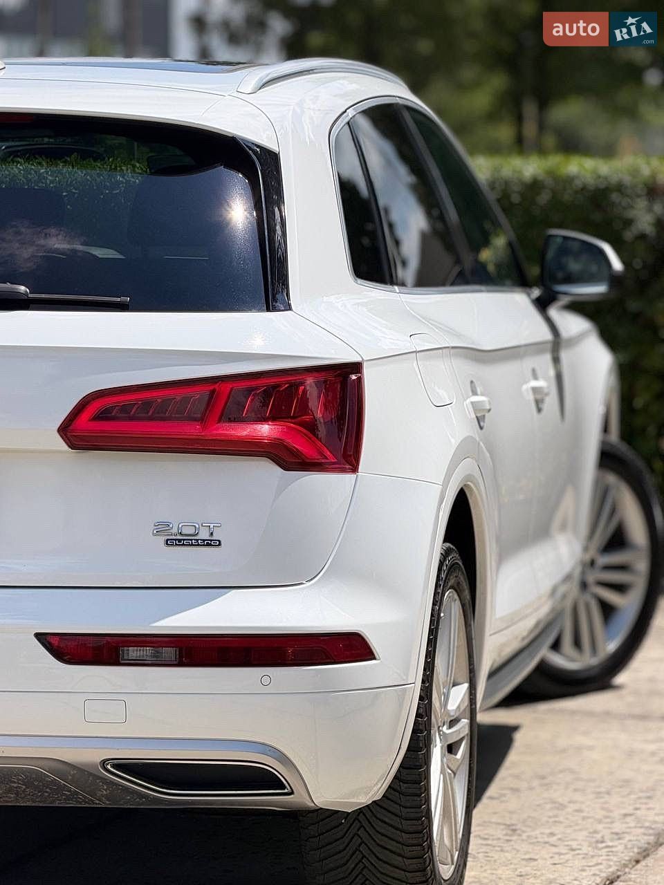Audi Q5 2018 VIN WA1CNAFY1J2215887 фото оголошення 23 з 78