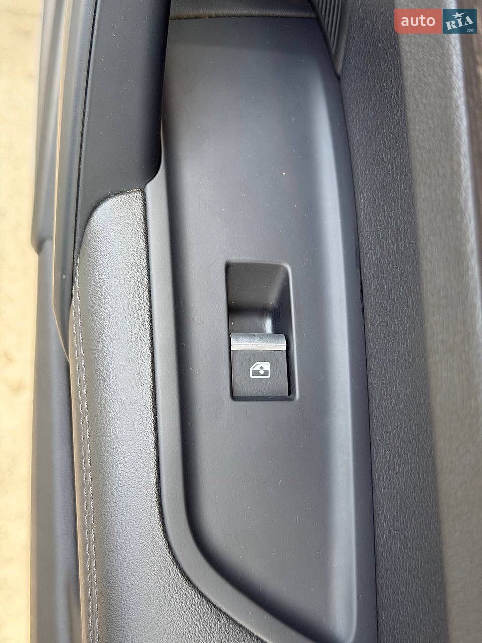 Audi Q5 2018 VIN WA1CNAFY1J2215887 фото оголошення 63 з 78