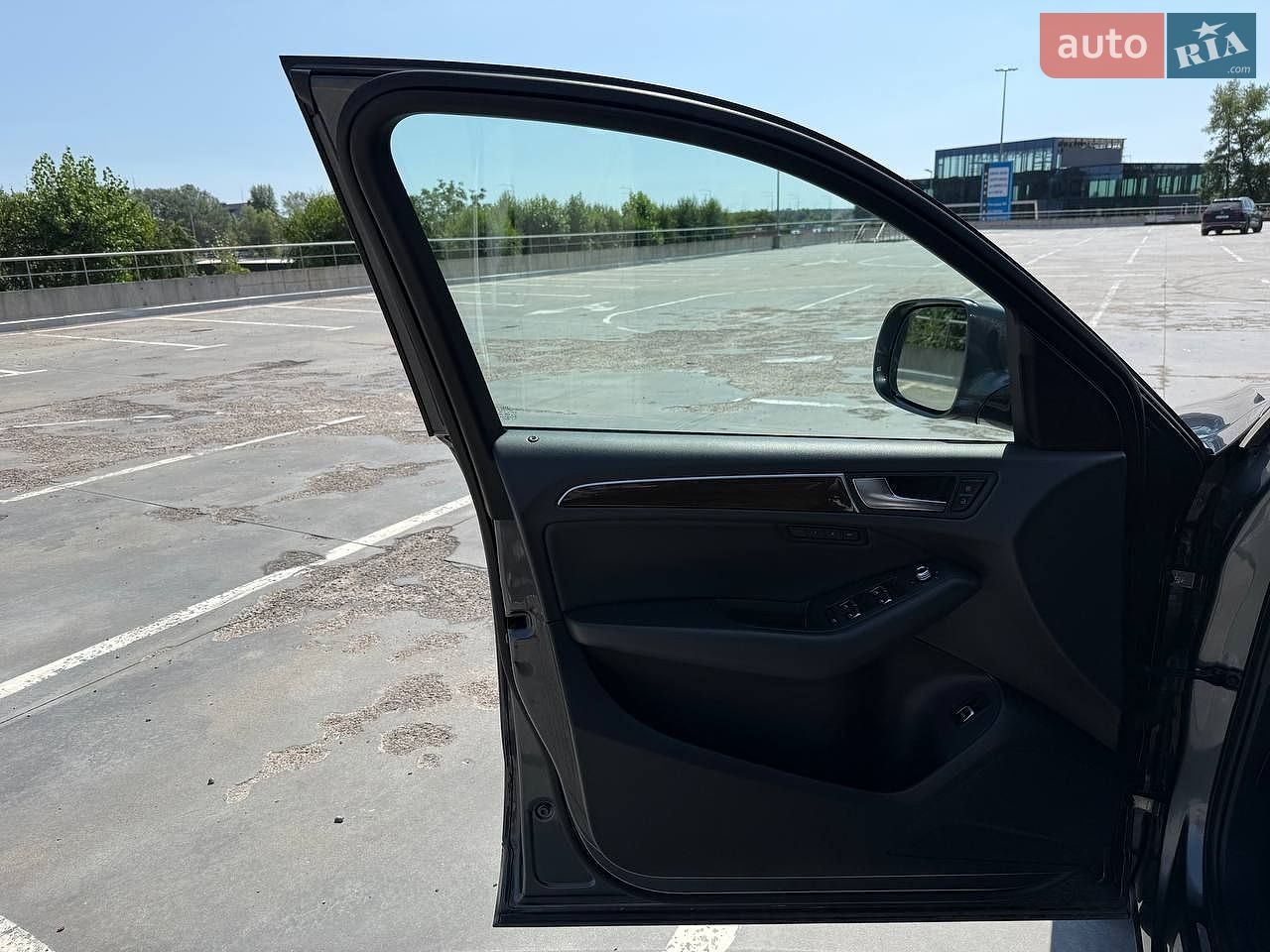 Audi Q5 2015 VIN WA1CVAFP6GA055351 фото оголошення 9 з 26