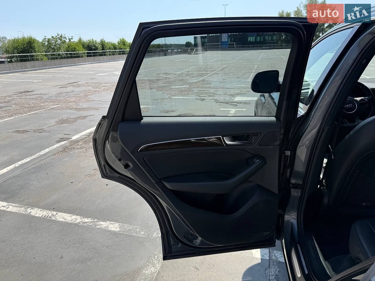 Audi Q5 2015 VIN WA1CVAFP6GA055351 фото оголошення 14 з 26