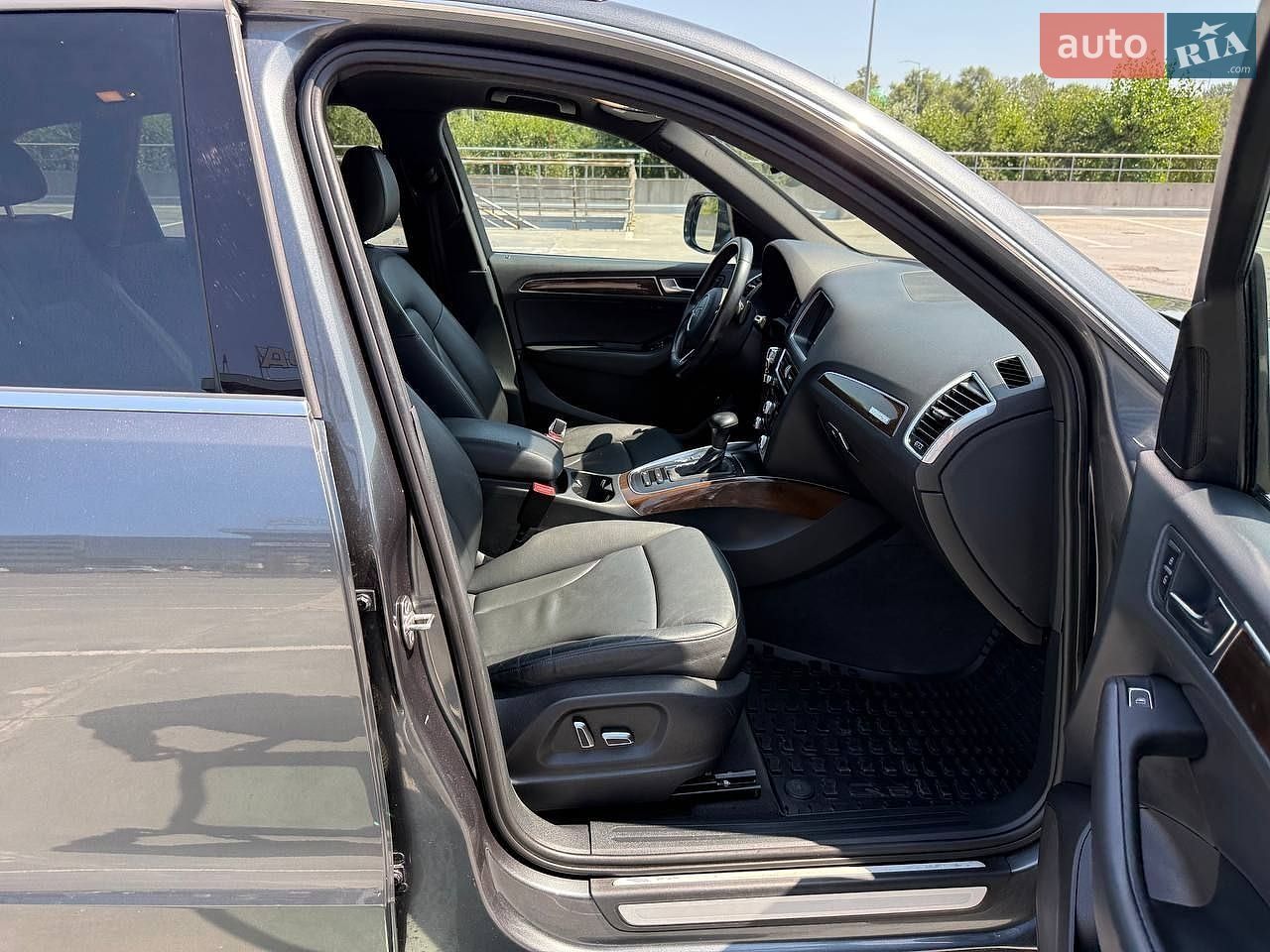Audi Q5 2015 VIN WA1CVAFP6GA055351 фото оголошення 19 з 26