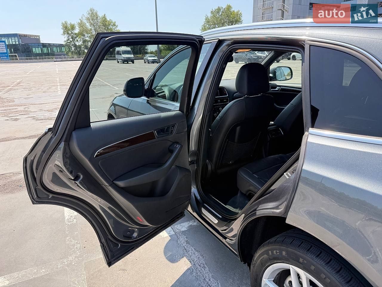 Audi Q5 2015 VIN WA1CVAFP6GA055351 фото оголошення 15 з 26