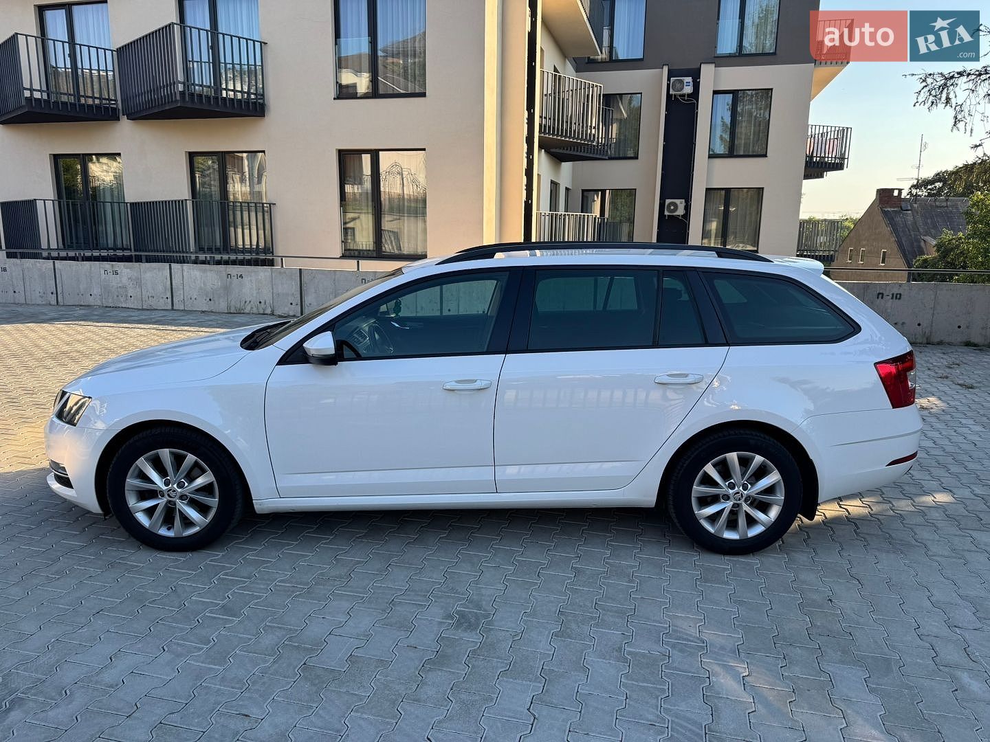 Skoda Octavia 2017 VIN TMBJJ7NE2J0069420 фото оголошення 5 з 25