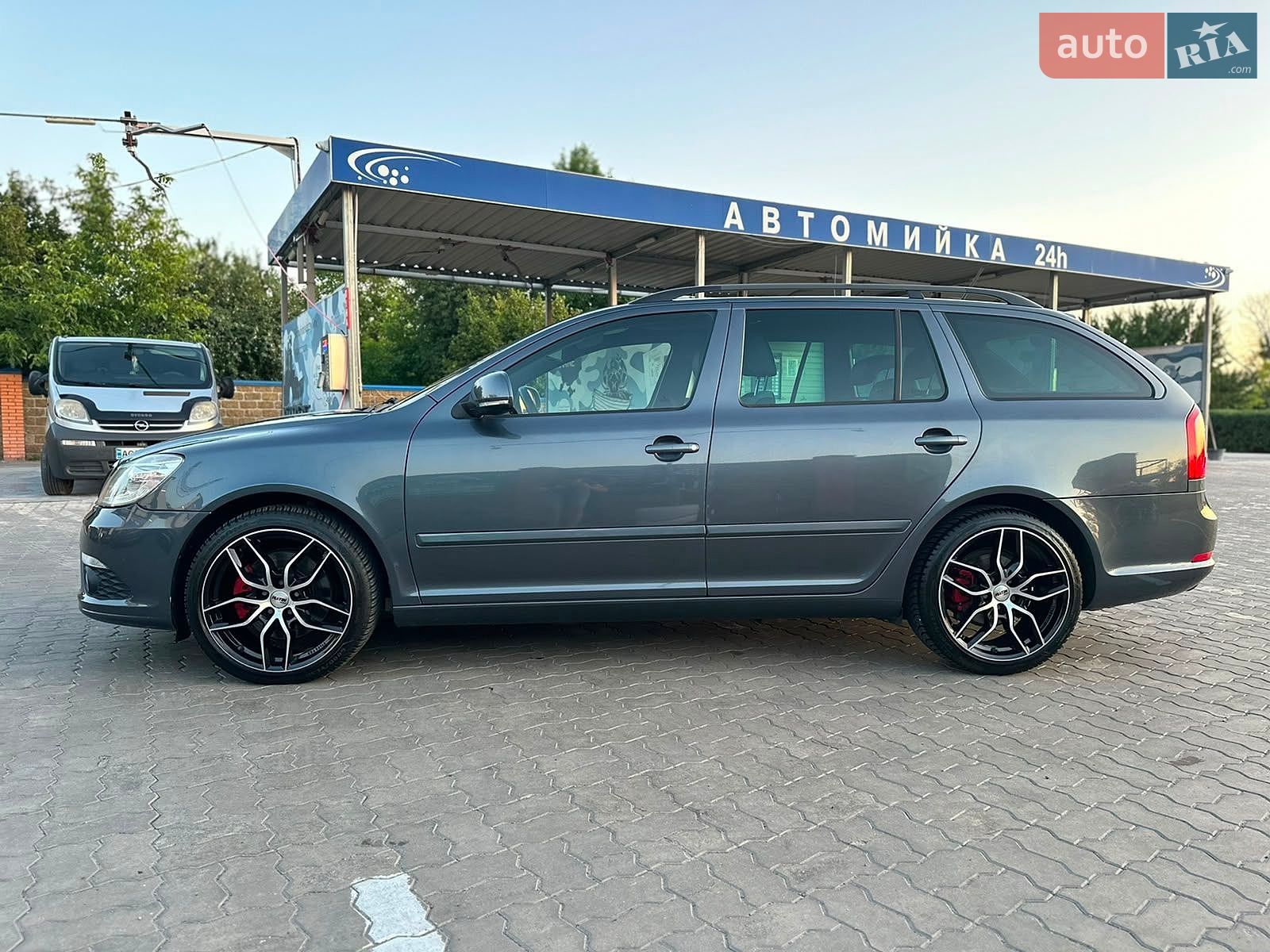 Skoda Octavia 2012 VIN TMBUH61Z5C2010946 фото оголошення 2 з 72