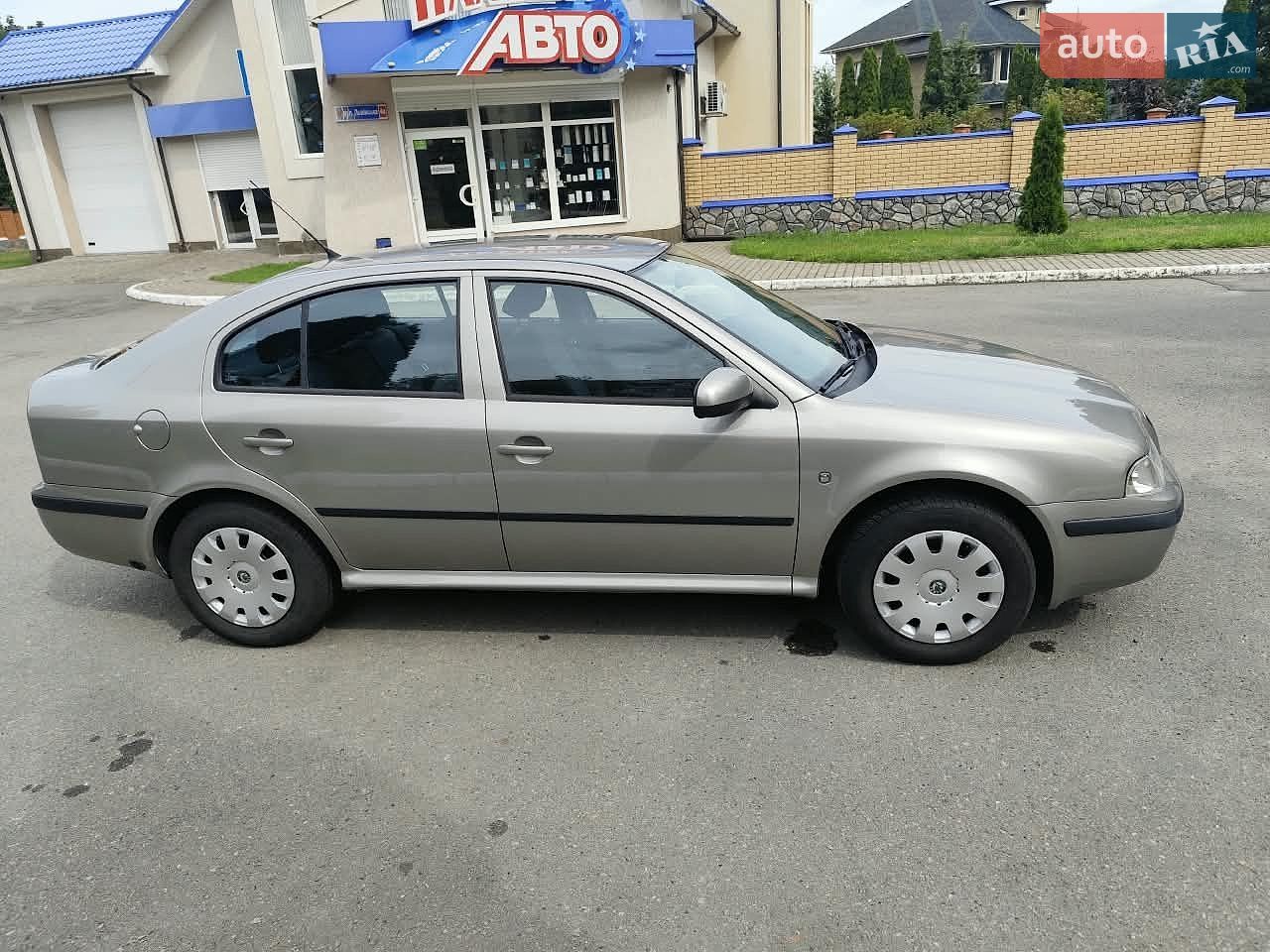 Skoda Octavia 2010 VIN TMBDX41U0A8862384 фото оголошення 4 з 11