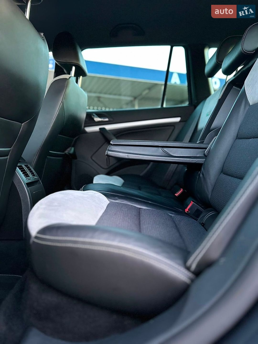 Skoda Octavia 2012 VIN TMBUH61Z5C2010946 фото оголошення 52 з 72