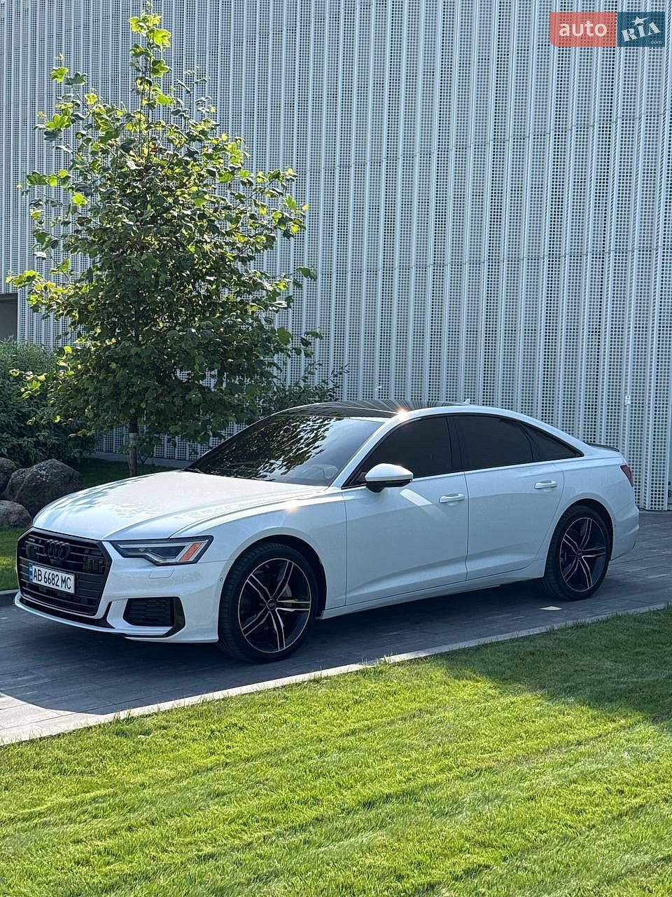 Audi A6 2021 VIN WAUE3BF23NN022485 фото оголошення 3 з 7