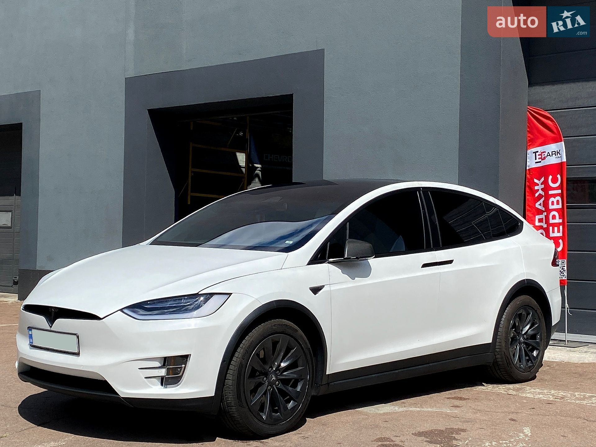Tesla Model X 2019 VIN 5YJXCAE29KF151333 фото оголошення 4 з 28